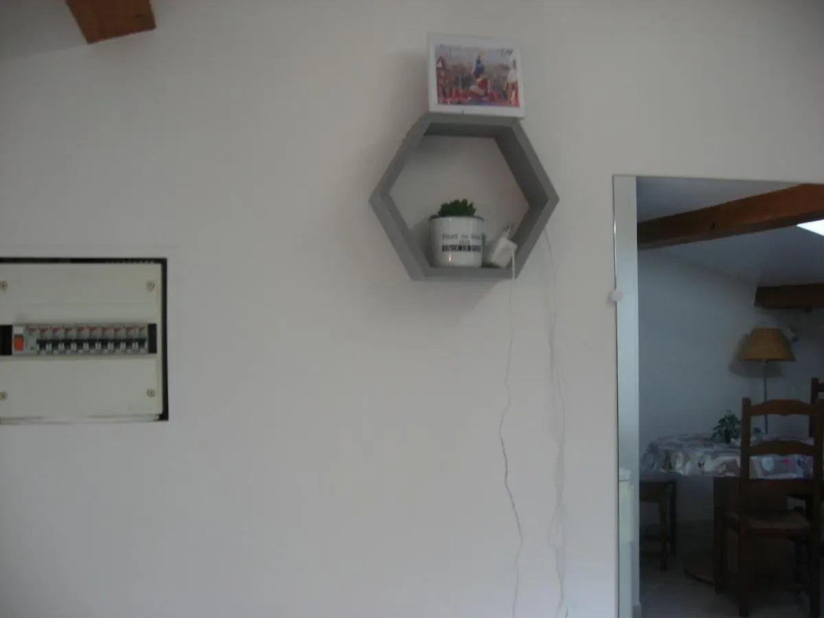 Appartement T 2 Avec Velux Sous Les Combes De 34 M2 à La Londe-les-Maures