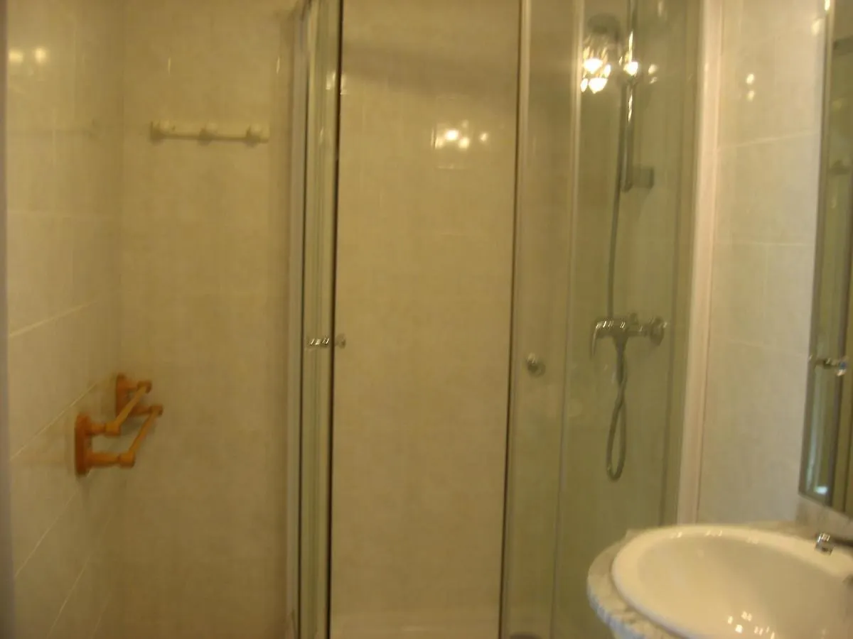 Appartement T 2 Avec Velux Sous Les Combes De 34 M2 à La Londe-les-Maures