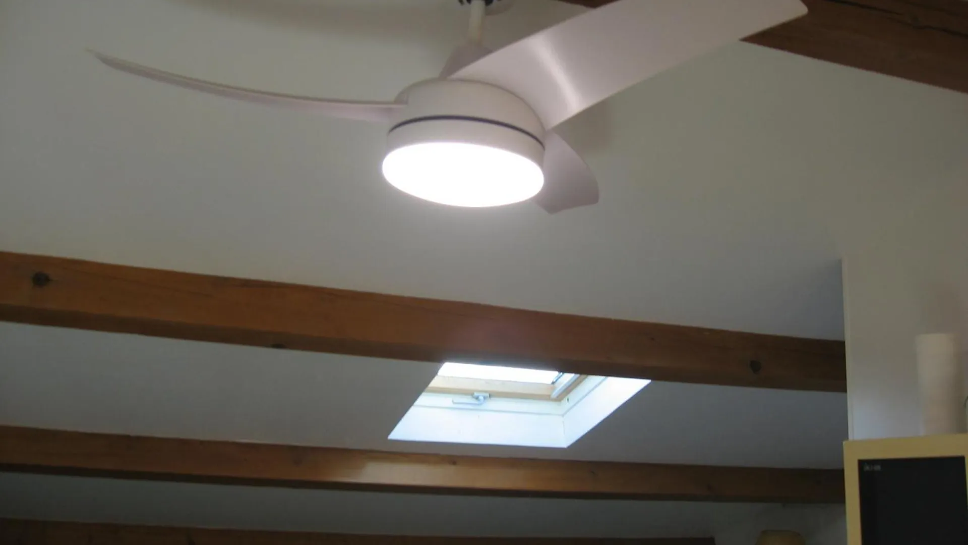 Appartement T 2 Avec Velux Sous Les Combes De 34 M2 à La Londe-les-Maures 0*,