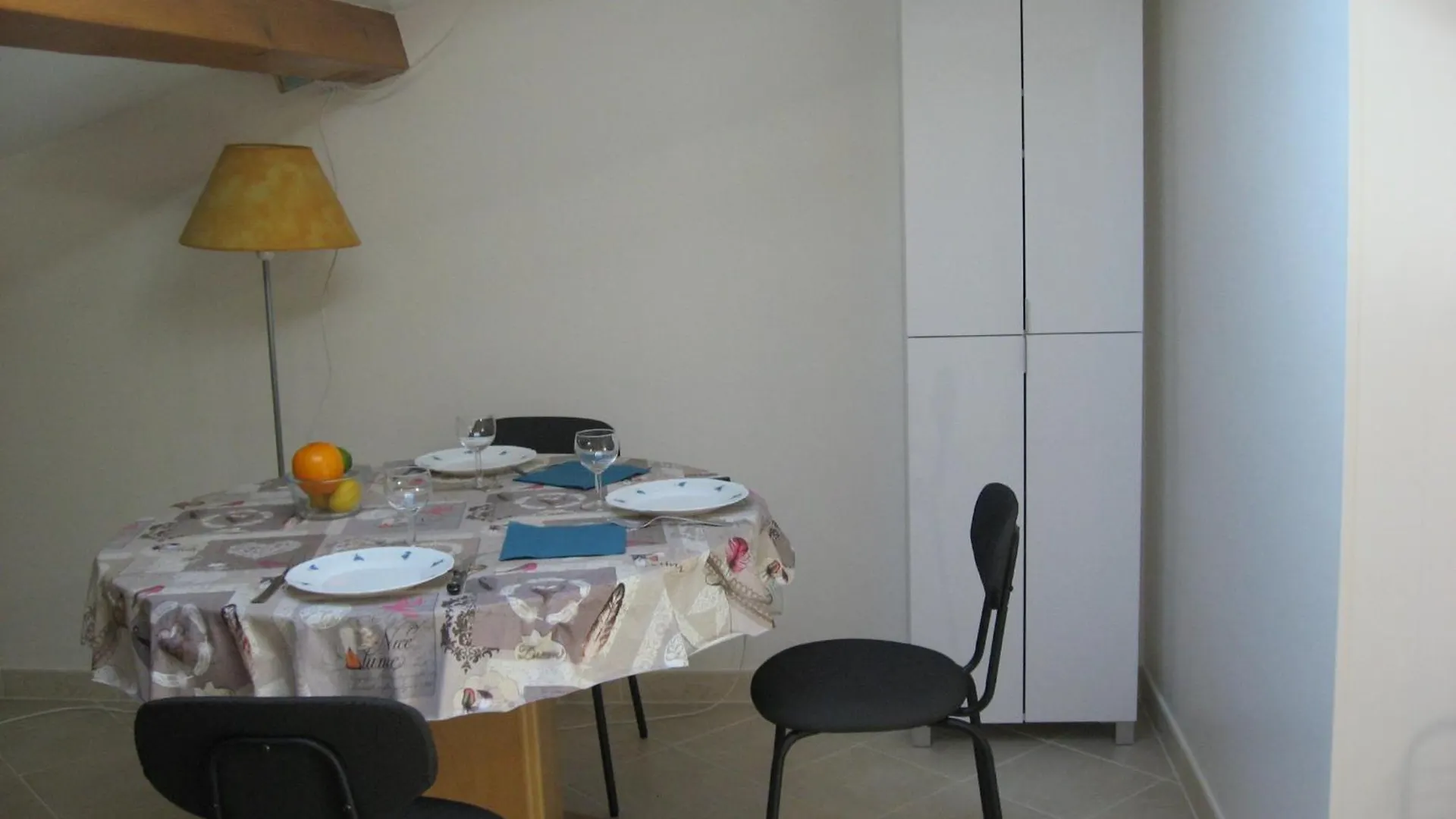 Appartement T 2 Avec Velux Sous Les Combes De 34 M2 à La Londe-les-Maures